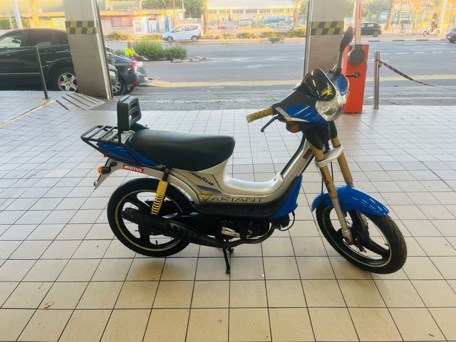 Derbi Variant Revolution Start 3