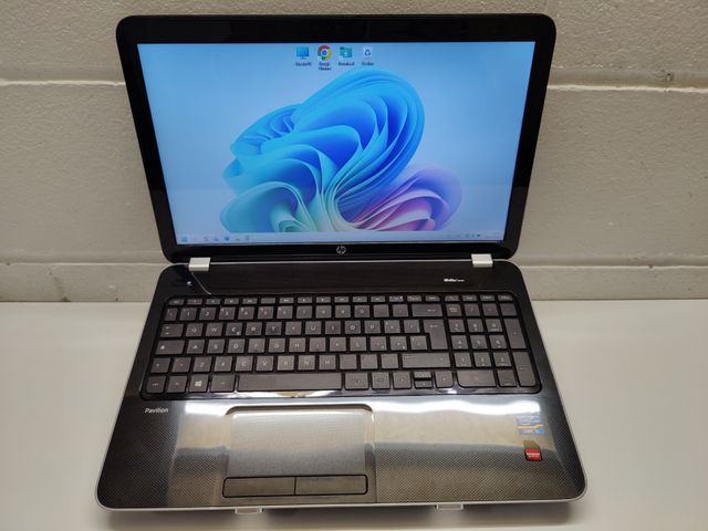 HP Intel i5 Radeon 2GB SSD 240GB Ram 8GB Borsa