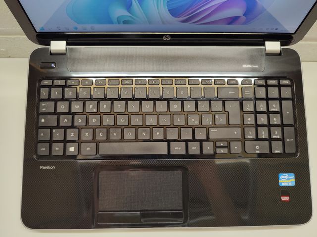 HP Intel i5 Radeon 2GB SSD 240GB Ram 8GB Borsa