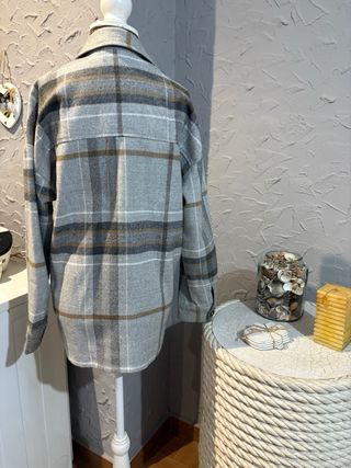 Chaqueta estilo camisero de paño