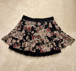 Falda Nekane de fiesta floreada