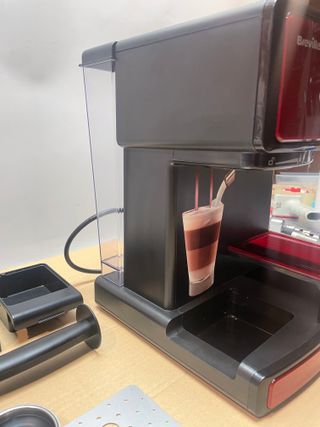 Cafetera Breville PrimaLatte Roja