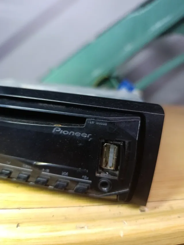 Radio CD Pioneer DEH-1600UB