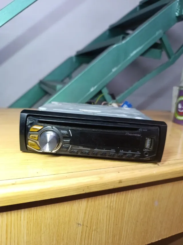 Radio CD Pioneer DEH-1600UB