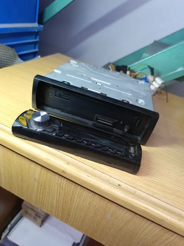 Radio CD Pioneer DEH-1600UB