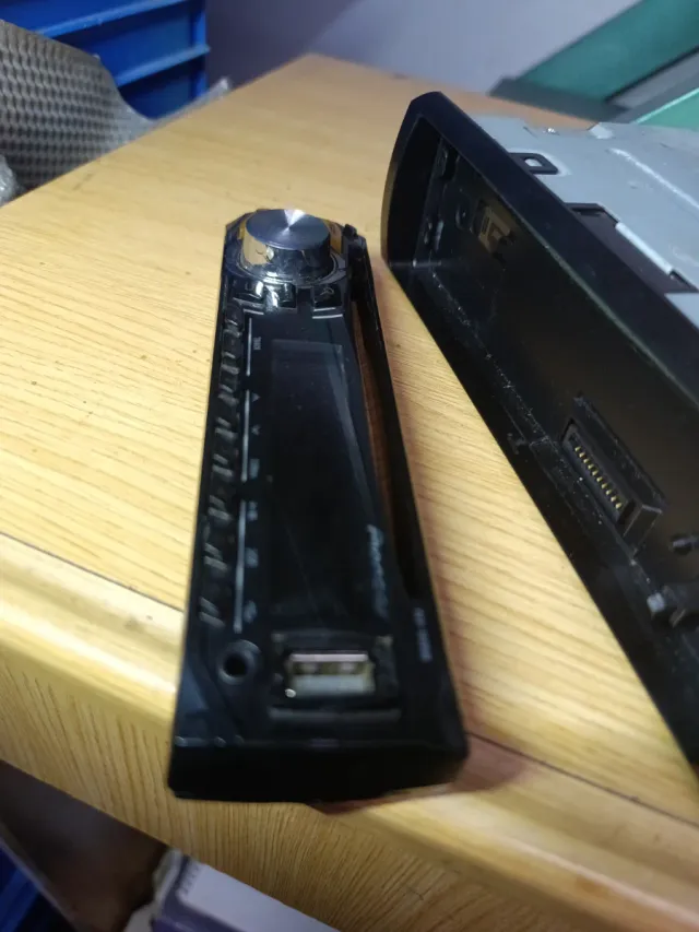 Radio CD Pioneer DEH-1600UB