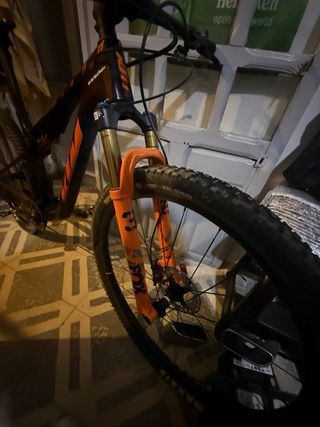 Bicicleta KTM Scarp Master.