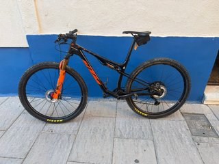 Bicicleta KTM Scarp Master.