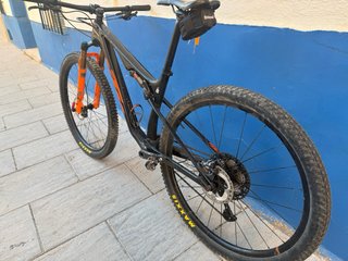 Bicicleta KTM Scarp Master.