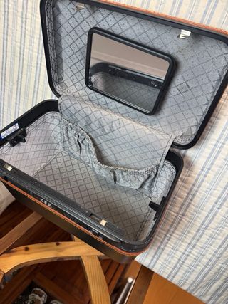 Neceser de viaje Rodelle con contraseña de acceso.