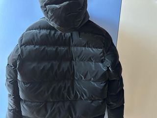 Piumino Burberry nero con dettagli scozzesi