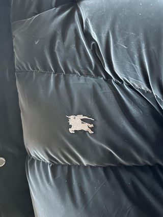 Piumino Burberry nero con dettagli scozzesi