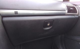 Guantera peugeot 407 sr confort 163209