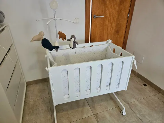 Minicuna colecho madera con ruedas