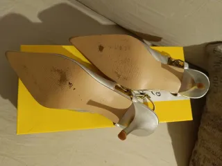 Zapatos de tacón plateados para mujer