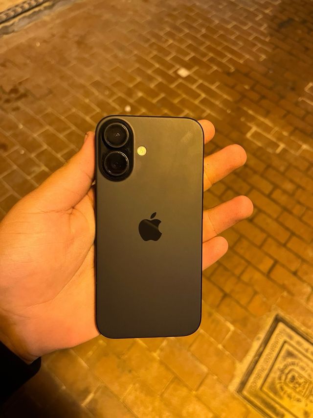 iPhone 16 Negro