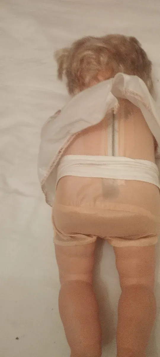 Muñeca antigua de bebé