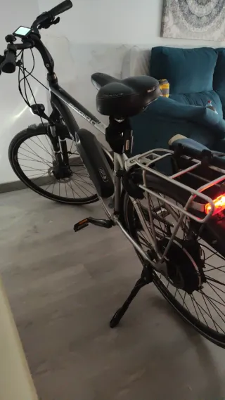 Bicicleta híbrida eléctrica