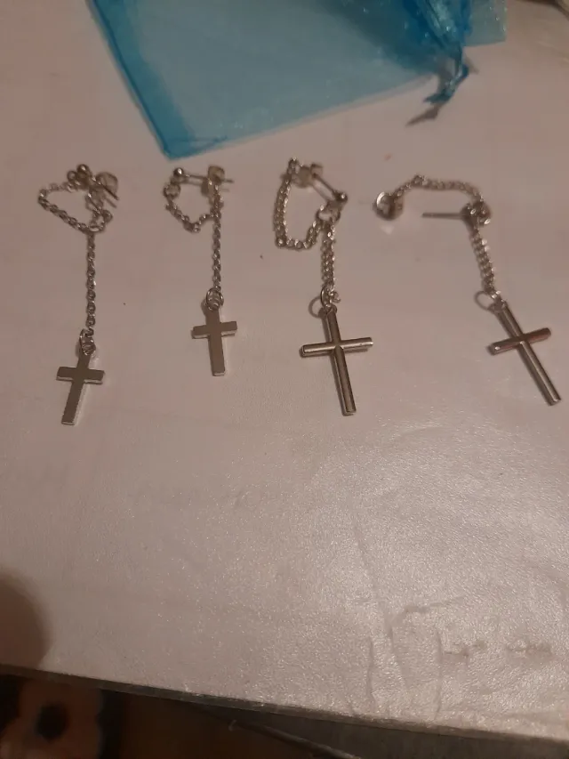 Pendientes cadena cruz plata