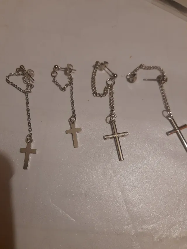 Pendientes cadena cruz plata