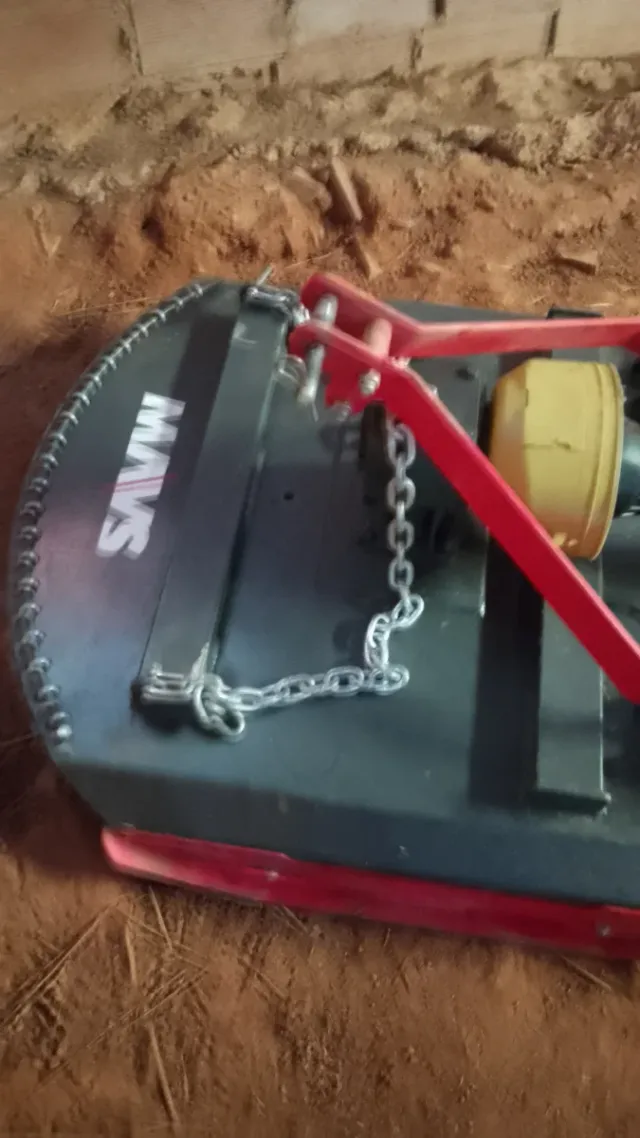 Desbrozadora de cadena reforzada