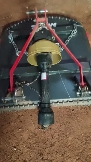 Desbrozadora de cadena reforzada