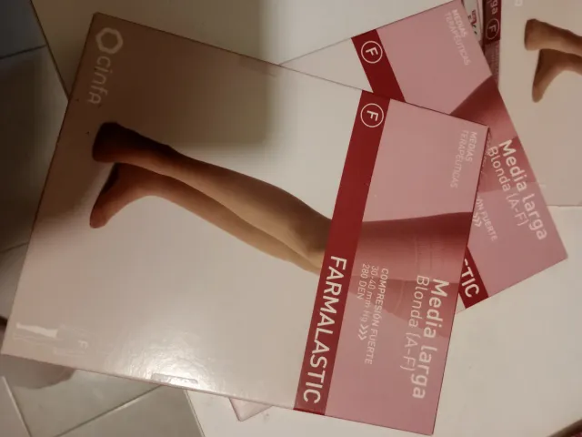 Medias Farmalastic Compresión Fuerte,son 3 pares