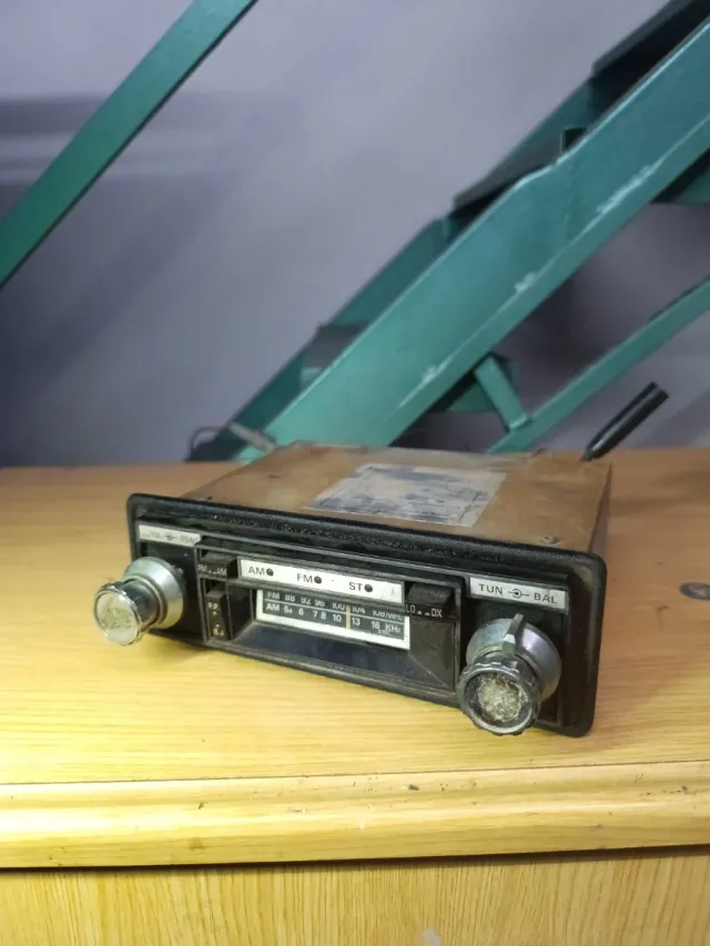 Radio Cassette Coche MECCA AM/FM