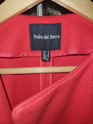 Abrigo Pedro del Hierro Rojo