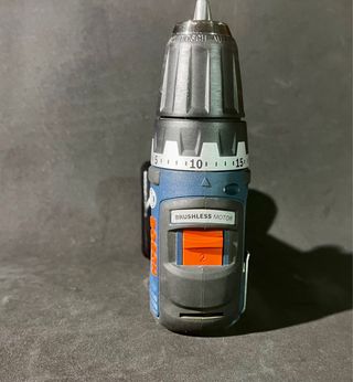 Se vende BOSCH GSR 12V-35 + L-Boxx