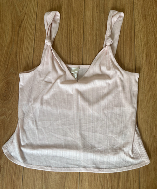 camiseta Top rosa claro con tirantes de H&M