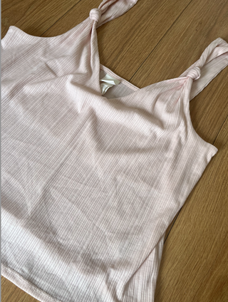 camiseta Top rosa claro con tirantes de H&M
