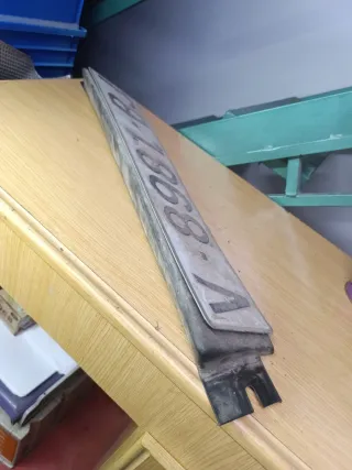 Portamatrículas Delantero R4