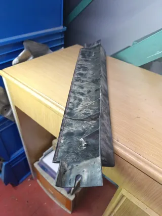 Portamatrículas Delantero R4