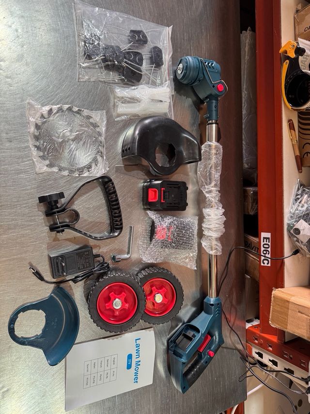 Tagliaerba a batteria con ruote