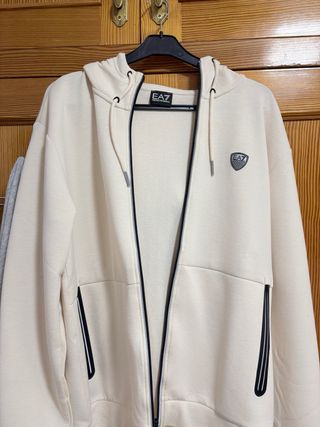 Chaqueta con capucha EA7 Beige