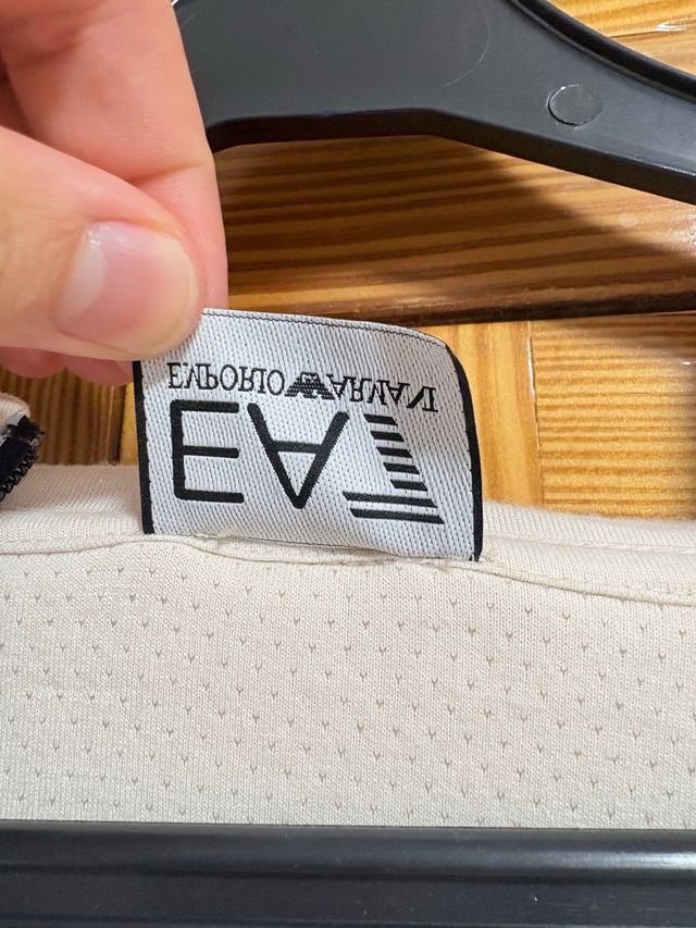 Chaqueta con capucha EA7 Beige