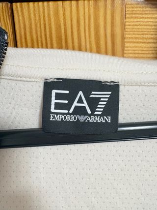 Chaqueta con capucha EA7 Beige