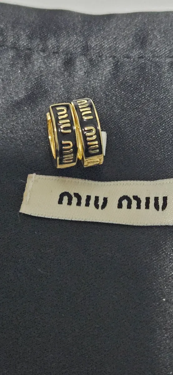 Pendientes Miu Miu Aro dorado y Negro