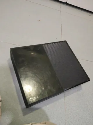 Xbox One Microsoft Negra y Roja