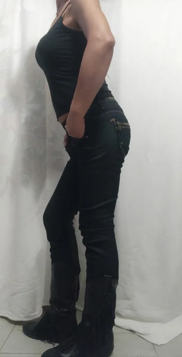 Jeans modello con cuciture storte Guess