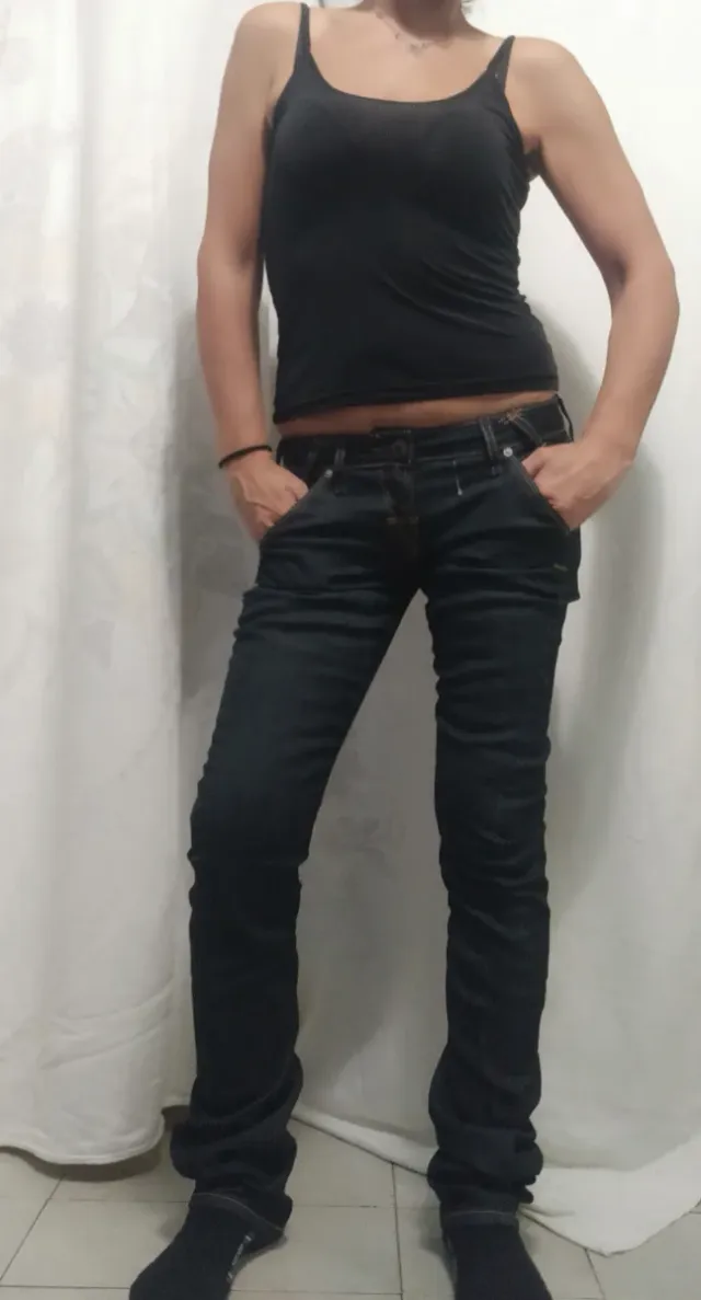 Jeans modello con cuciture storte Guess