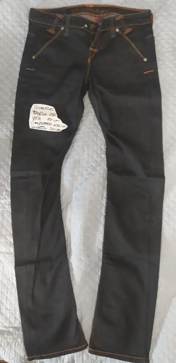 Jeans modello con cuciture storte Guess