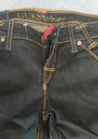 Jeans modello con cuciture storte Guess