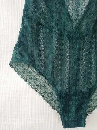 Body encaje verde Oysho Talla S