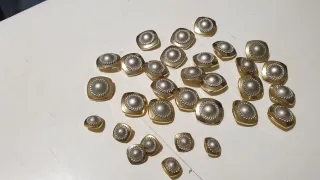 31 Botões Vintage Dourados e Prateados