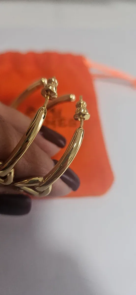 Pendientes dorados eslabón