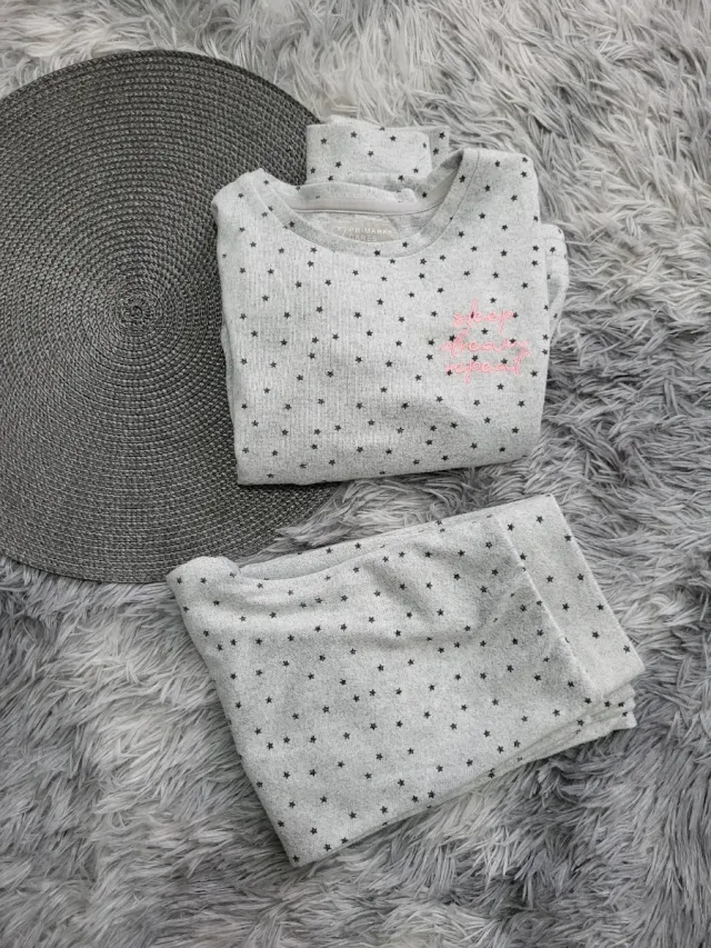 Pijama estrellas Primark 7/8 años