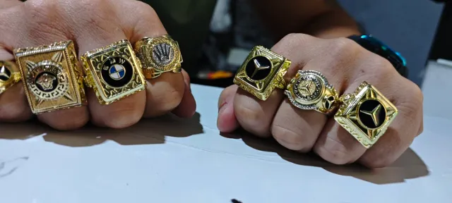 Anillos de oro lamino