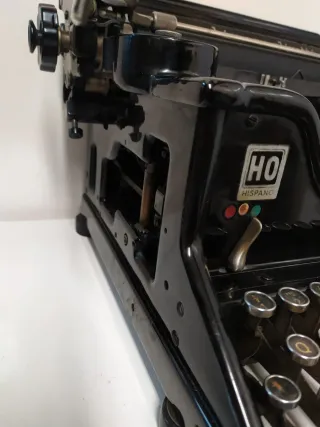 Máquina de escribir Hispano-Olivetti M40